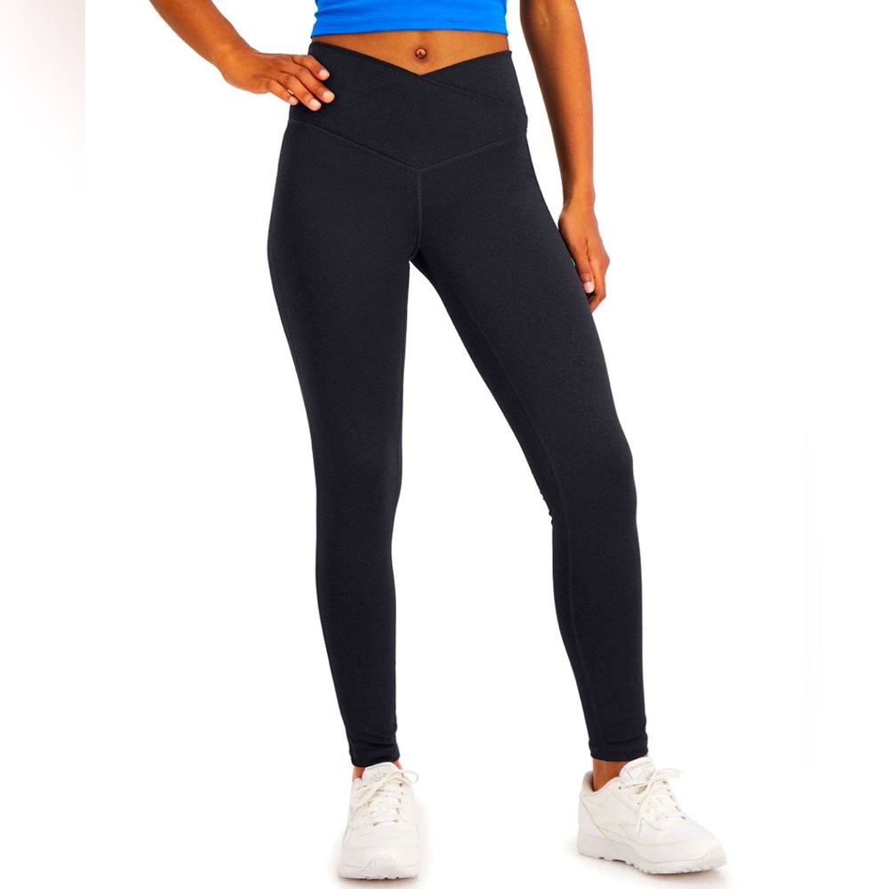 On Repeat Crossover Full Length Leggings. Never been worn. Black.